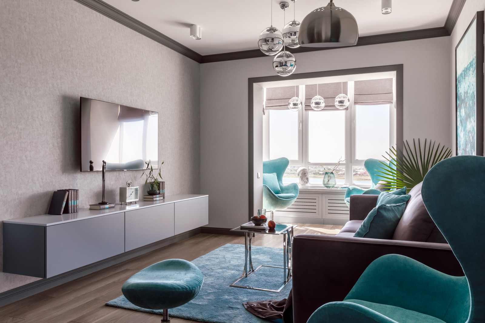 Гостиная с балконом