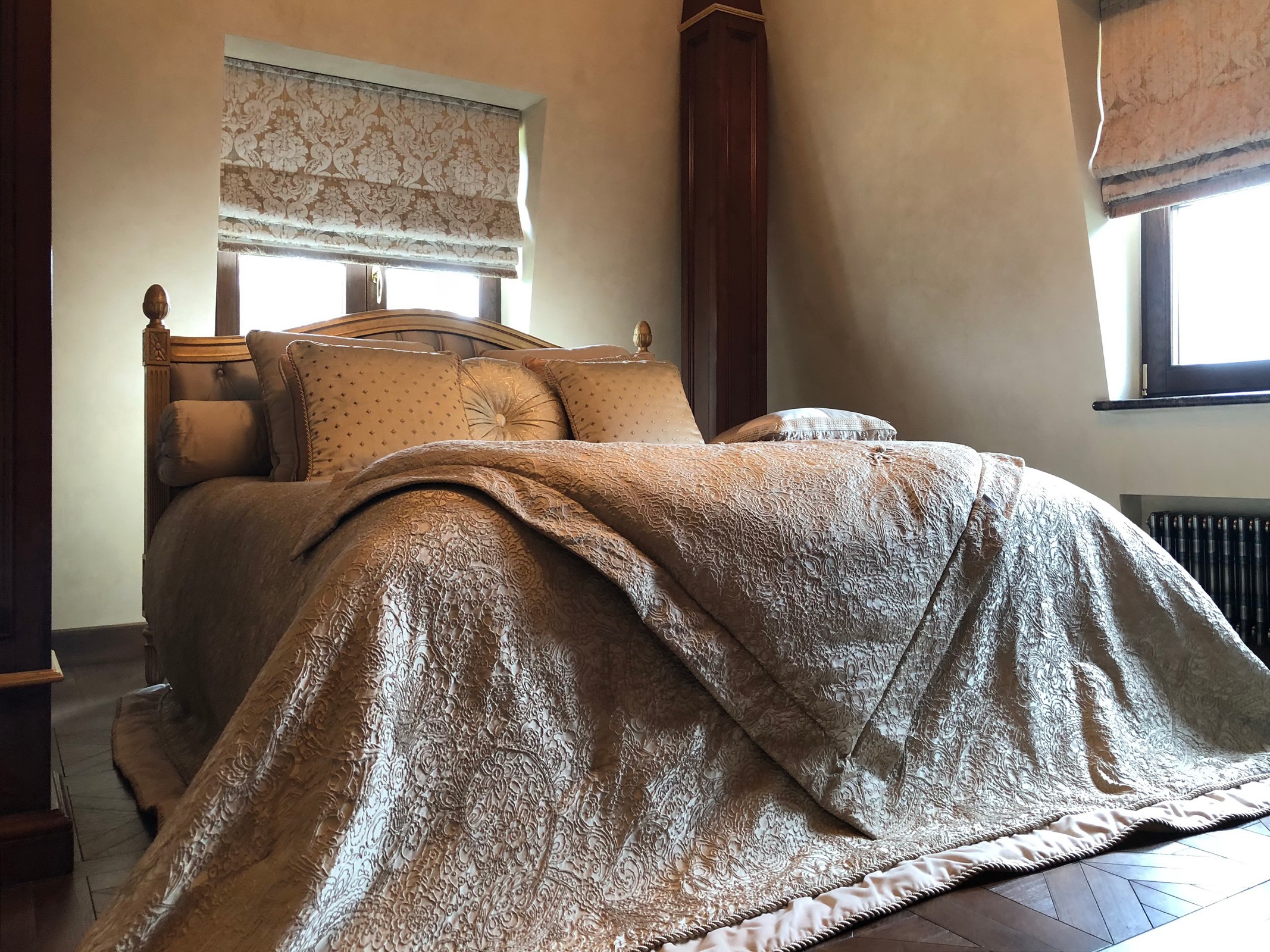 Спальни под мансардной крышей