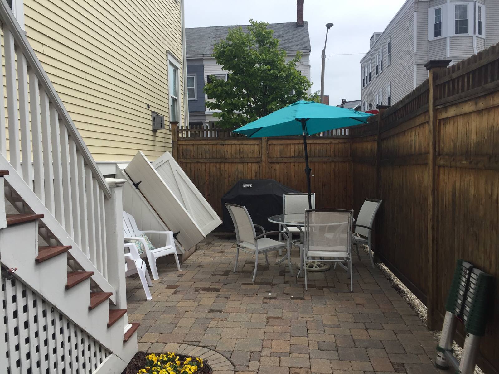 До и после: 3 двора, где после переделки появилась летняя кухня