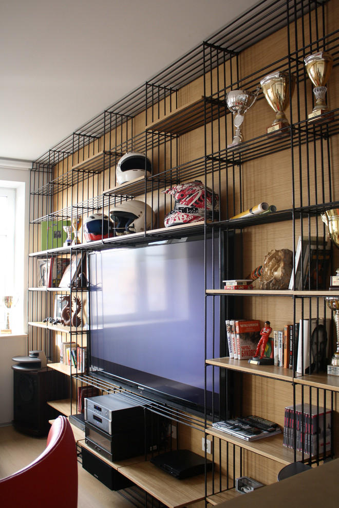 Обложка альбома: деревянные стелажи