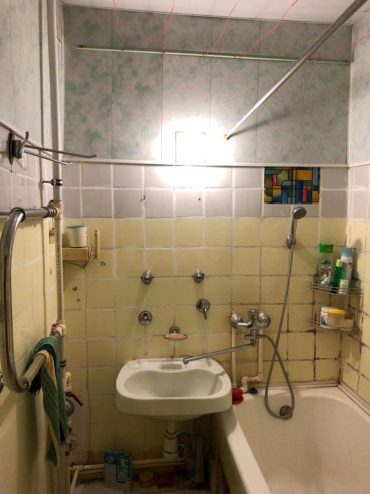 До и после: 5 санузлов в темных тонах