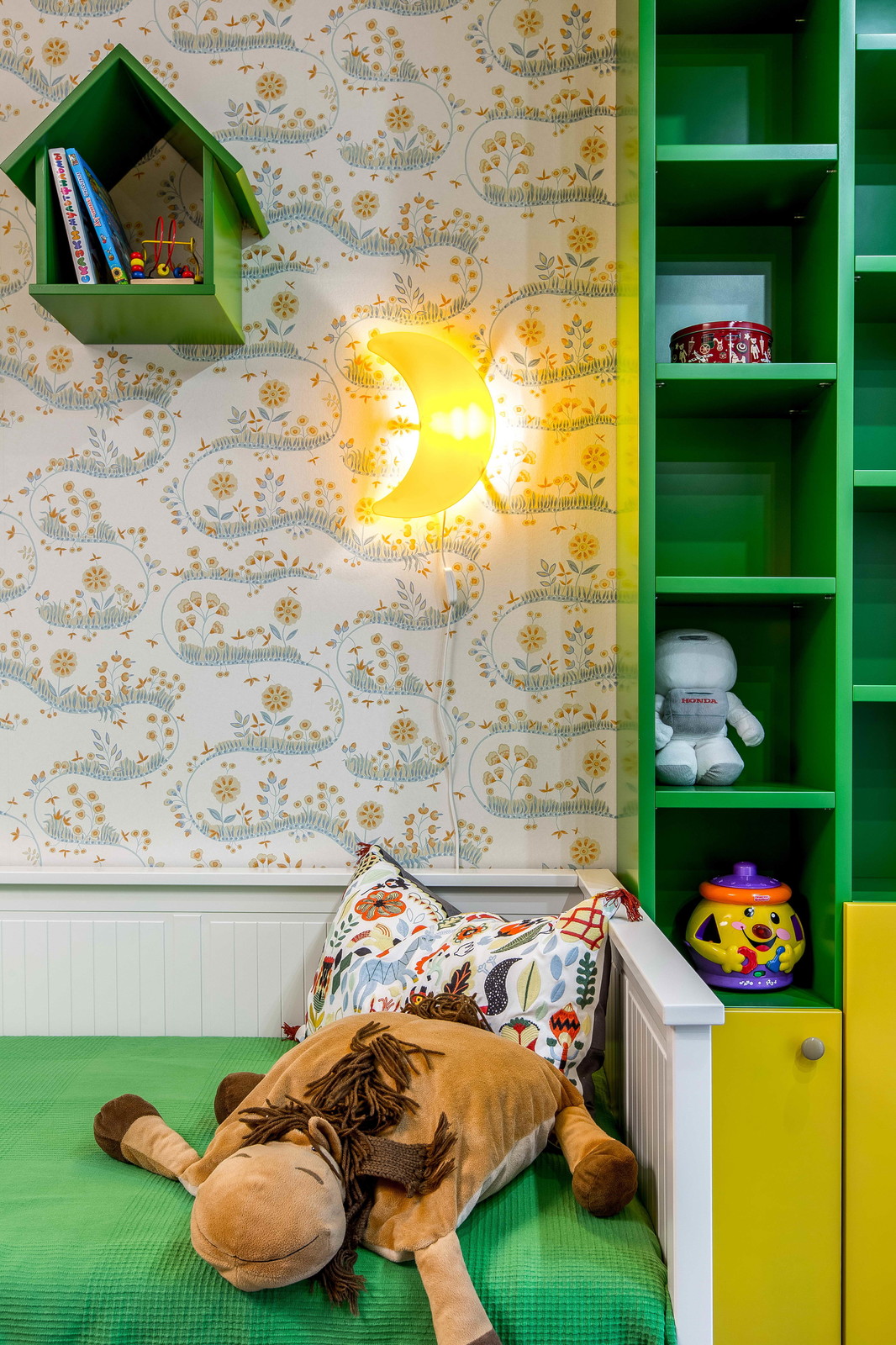 Интерьер с зелеными акцентами