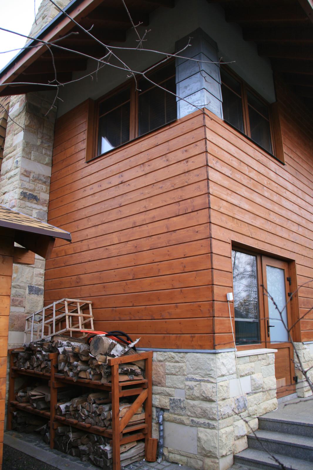 Small house in Moscow suburb