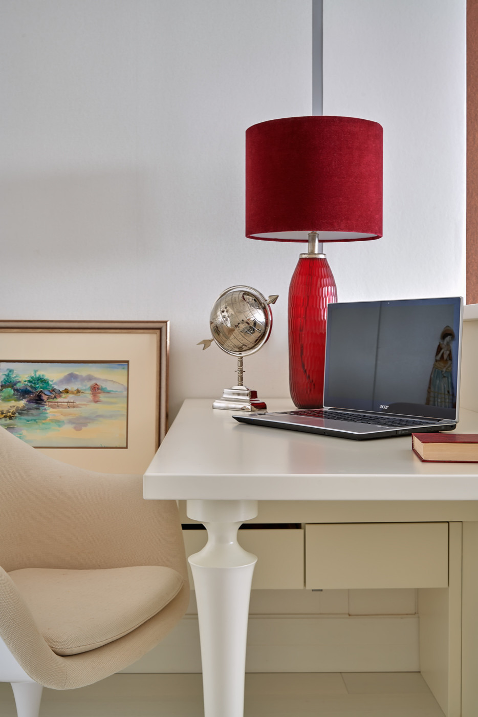 Рабочий стол в кабинет