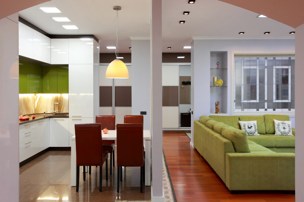 Зеленый диван и новая жизнь интерьера