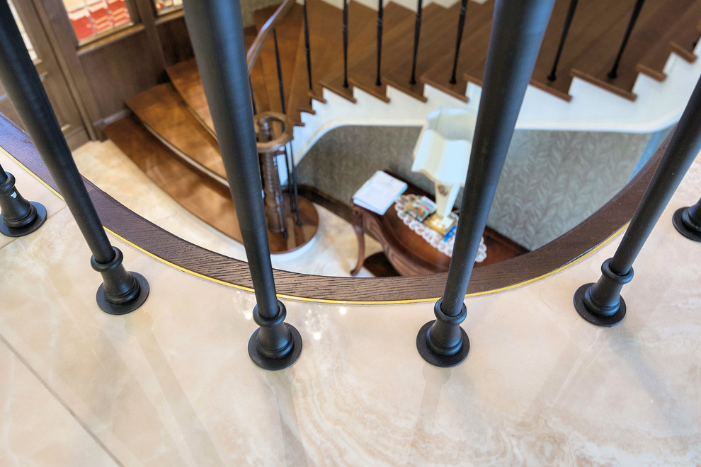 Мебель предметы интерьера в загородном доме.