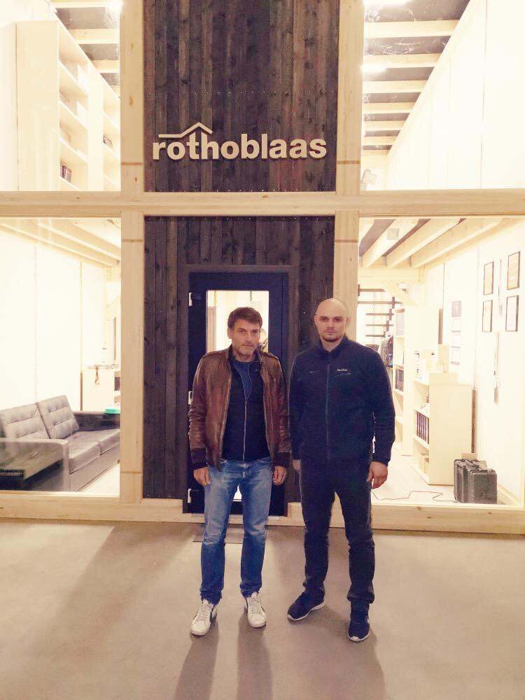 Обложка проекта: Офис-шоурум компании-производителя крепежа и оборудования для деревянного домост