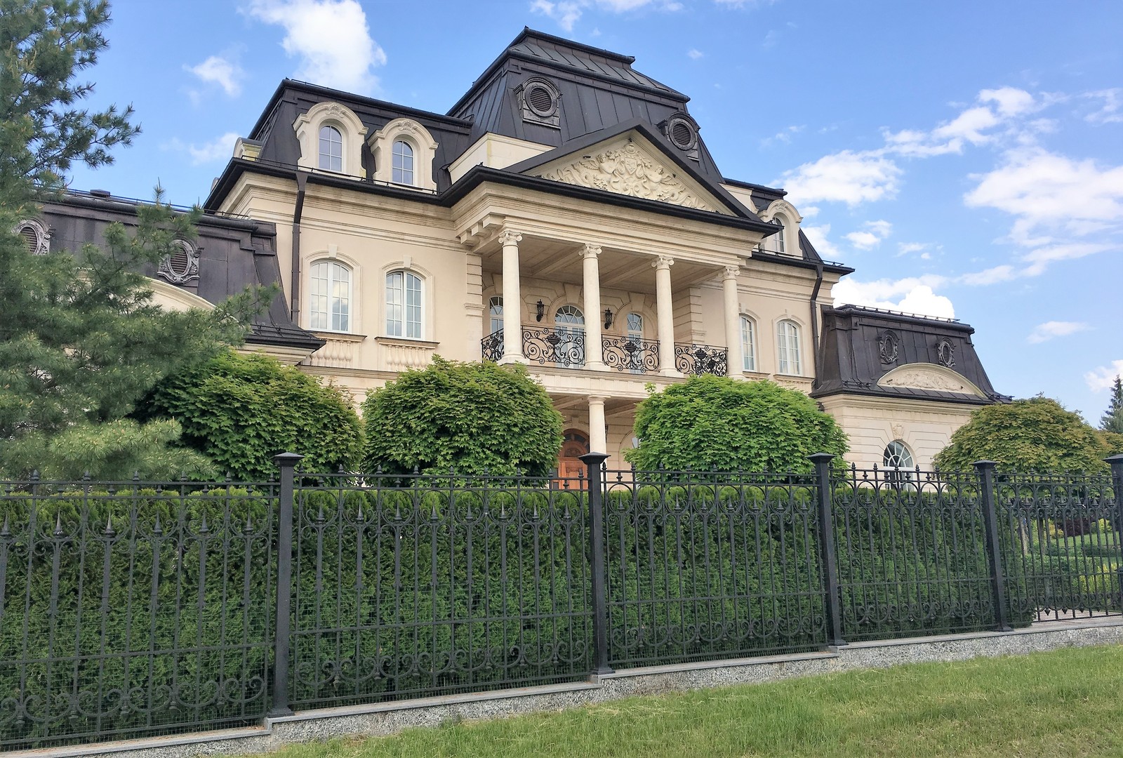 Строительство домов – реализованные фасады