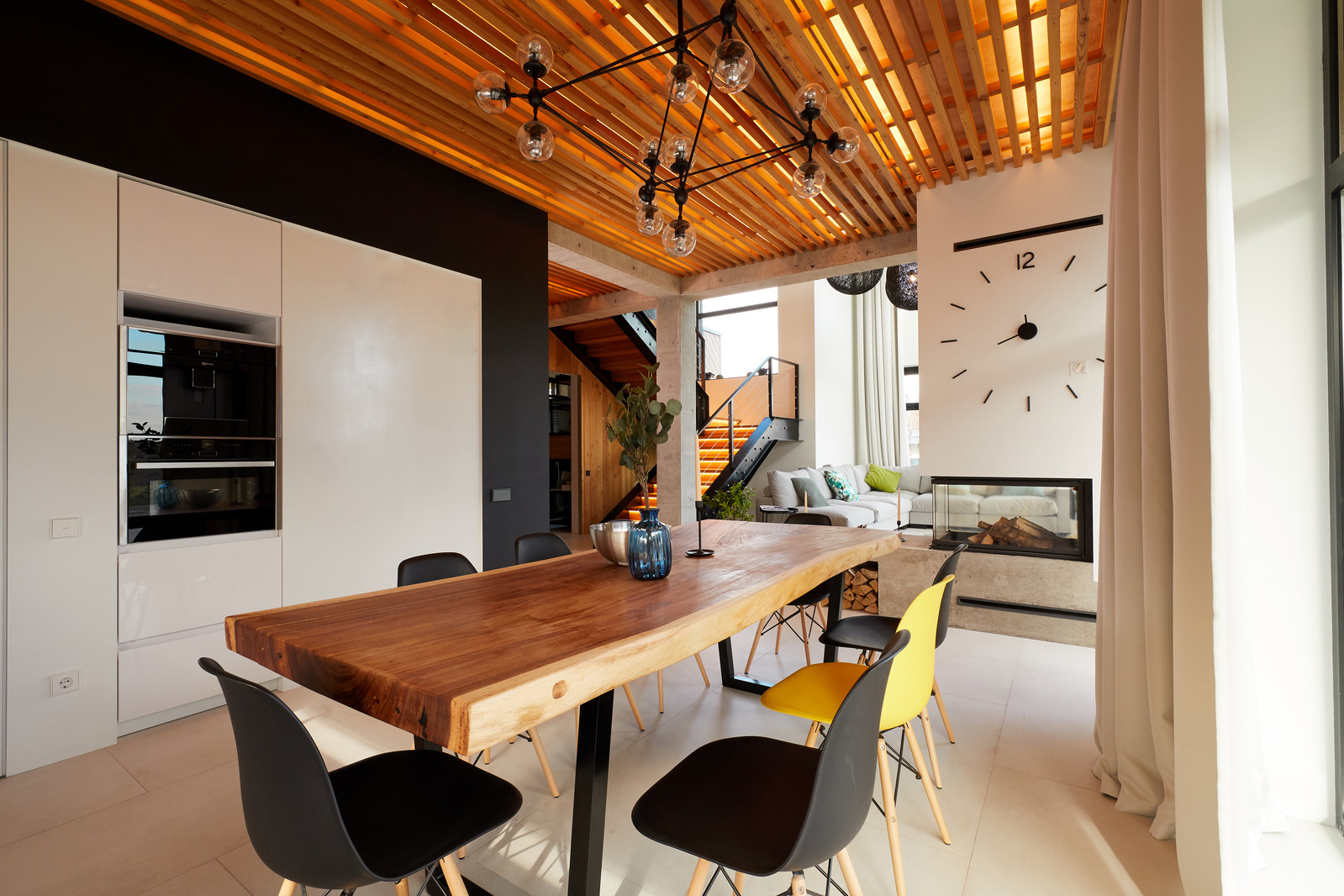 Интерьер дома в современном стиле