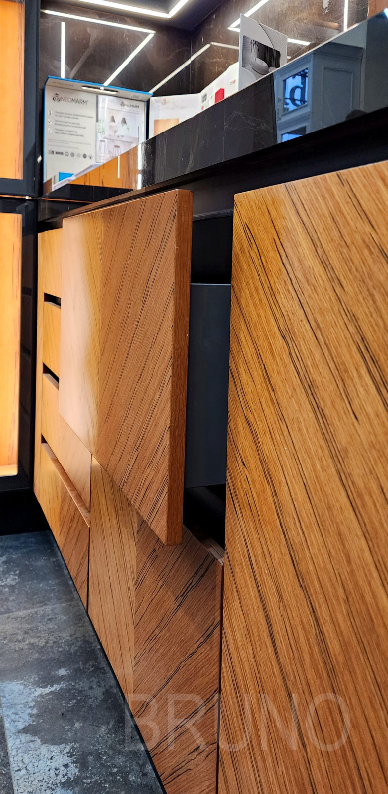 Салон мебели на "Стахановской"