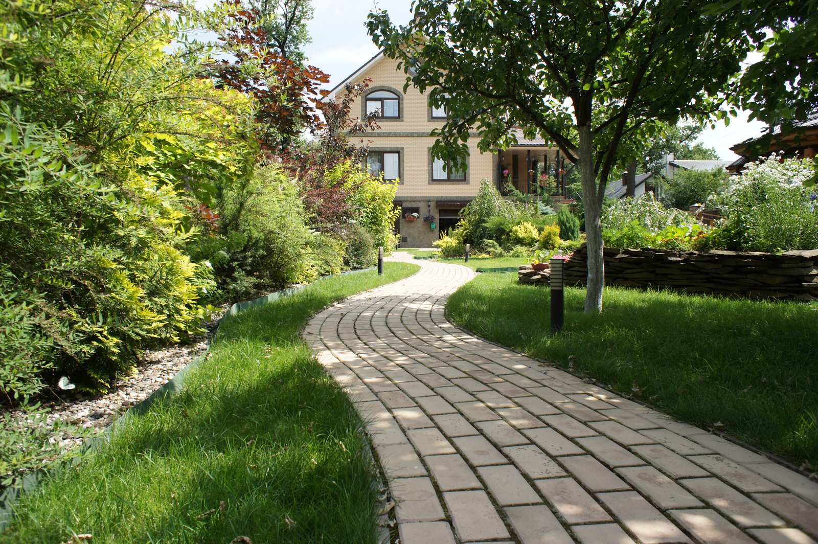 Обложка проекта: с. Салтыковка, Московская область. Объект №3