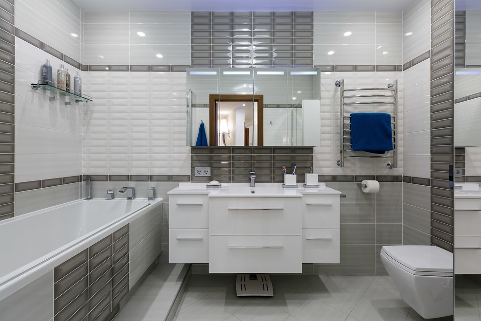 "Вокруг зеркальной колонны"