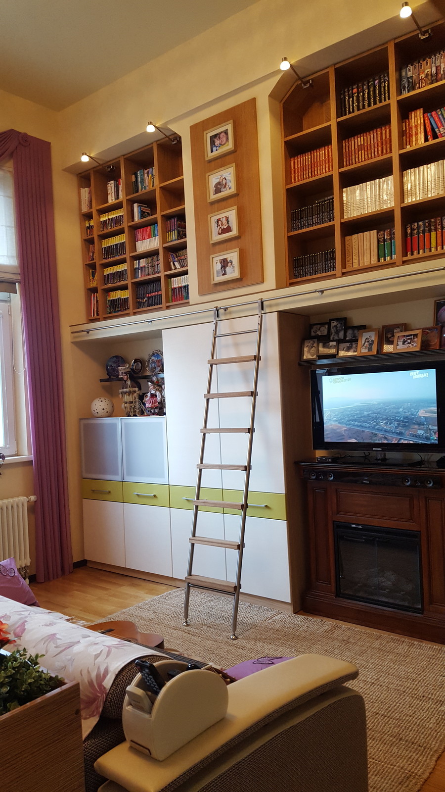 20180408 _ НОВОСИБИРСК - лестница мебельная с крючками - модель Step-30 hook