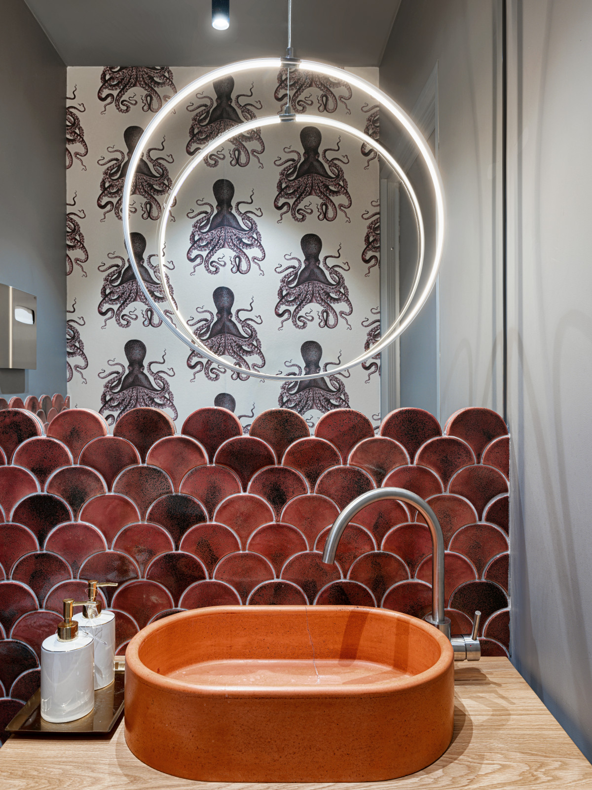 Реализация ресторана Seabass & Sauvignon