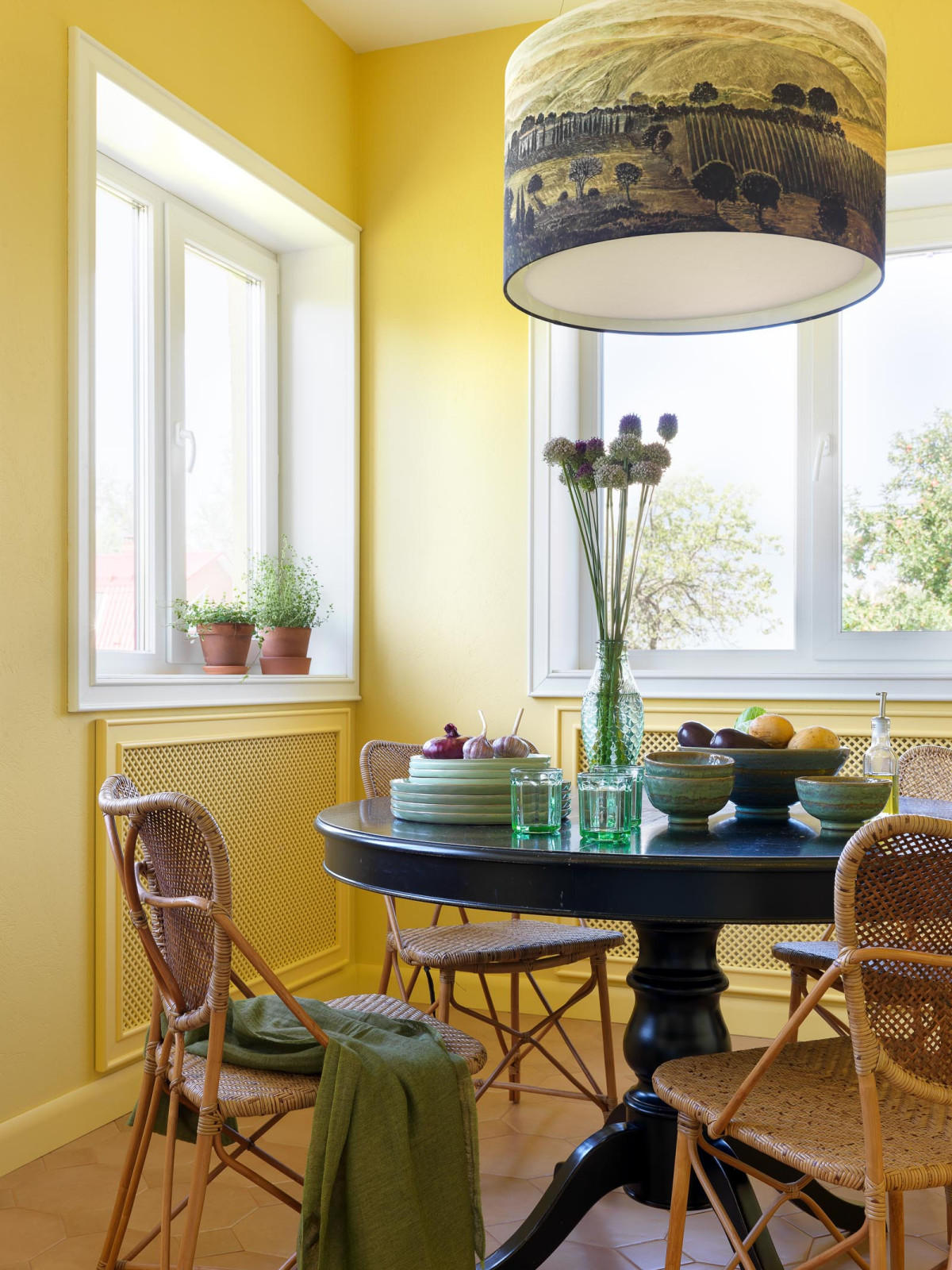 Дом на берегу Клязьминского водохранилища. Столовая