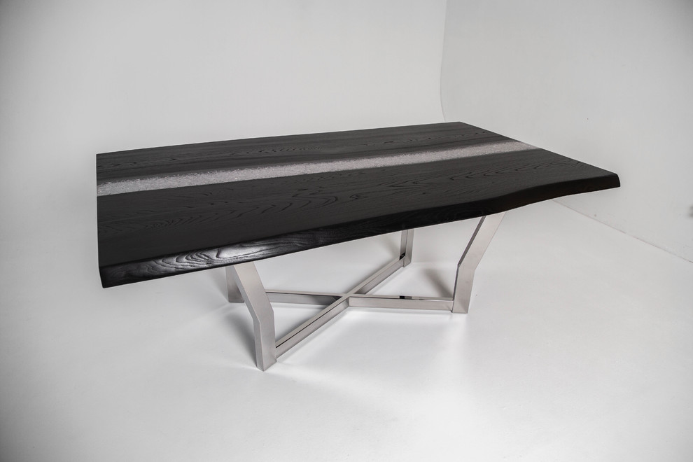 Стол-река из черного ясеня Black Diamond