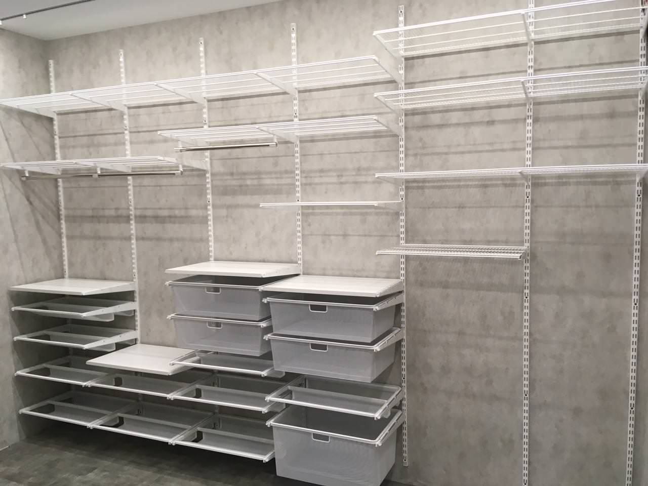 Обложка проекта: Монохромная прихожая