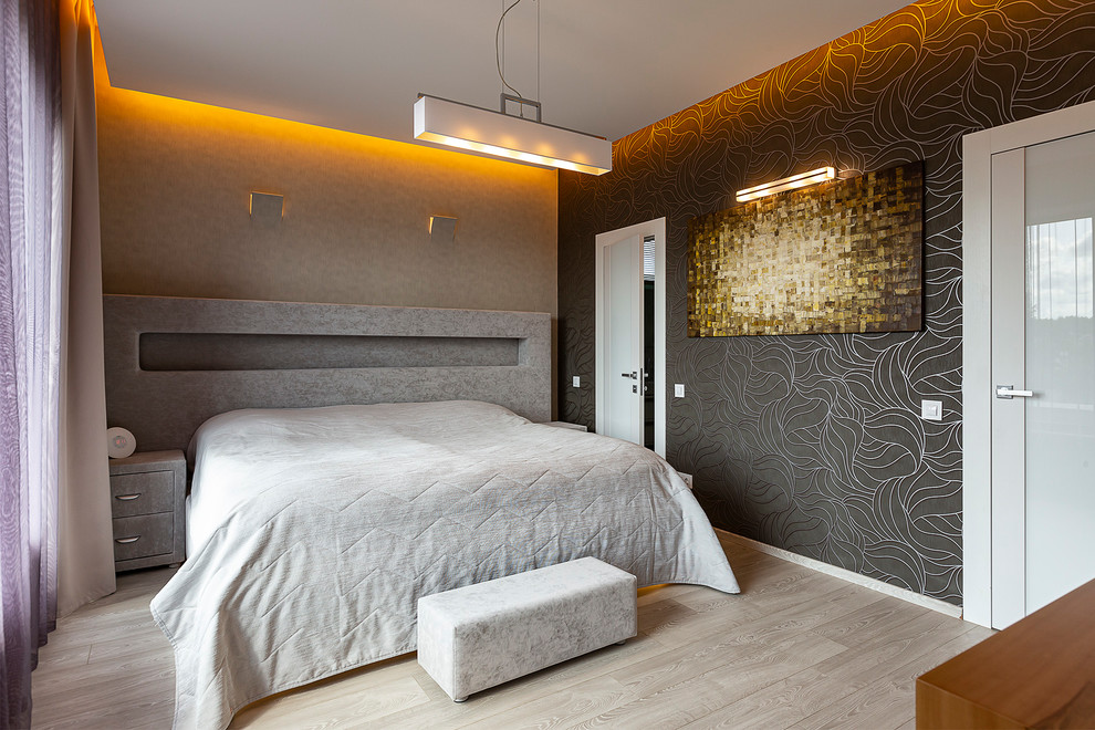 Дом с серебристыми стенами / House with silver walls