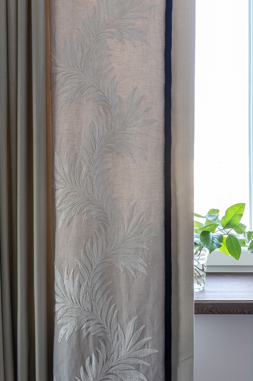 Портьеры в зоне столовой