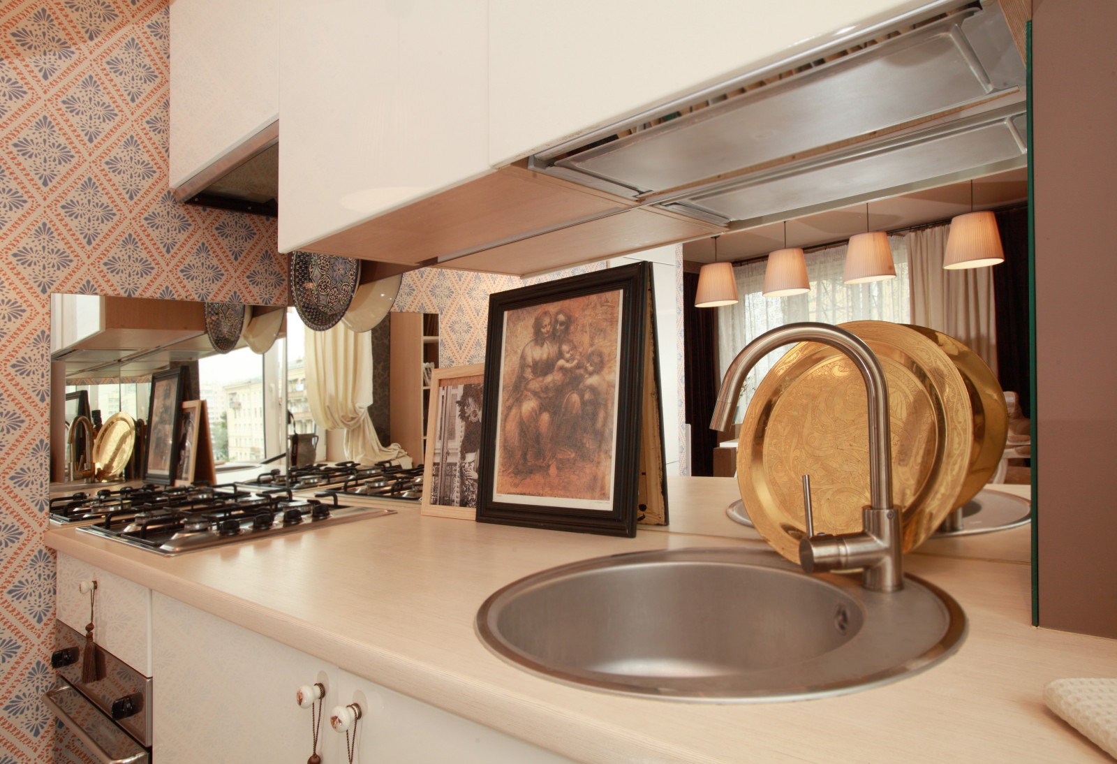 Студия для творческой девушки