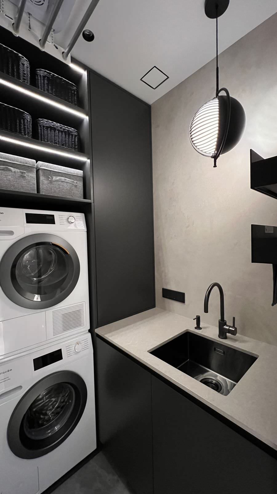 Фотосессия  - двери, мебель и перегородки в московской квартире