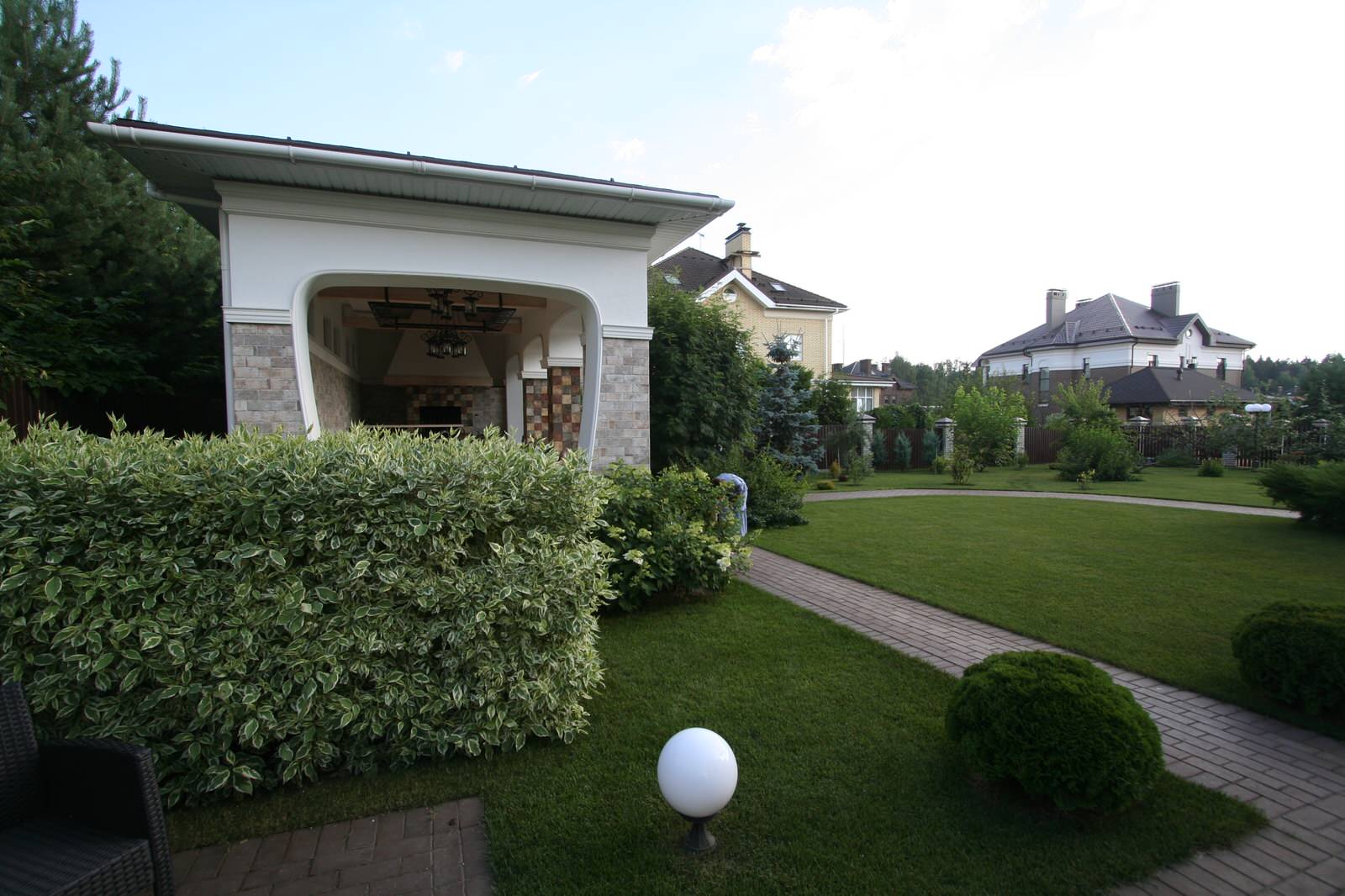 Беседка с летней кухней