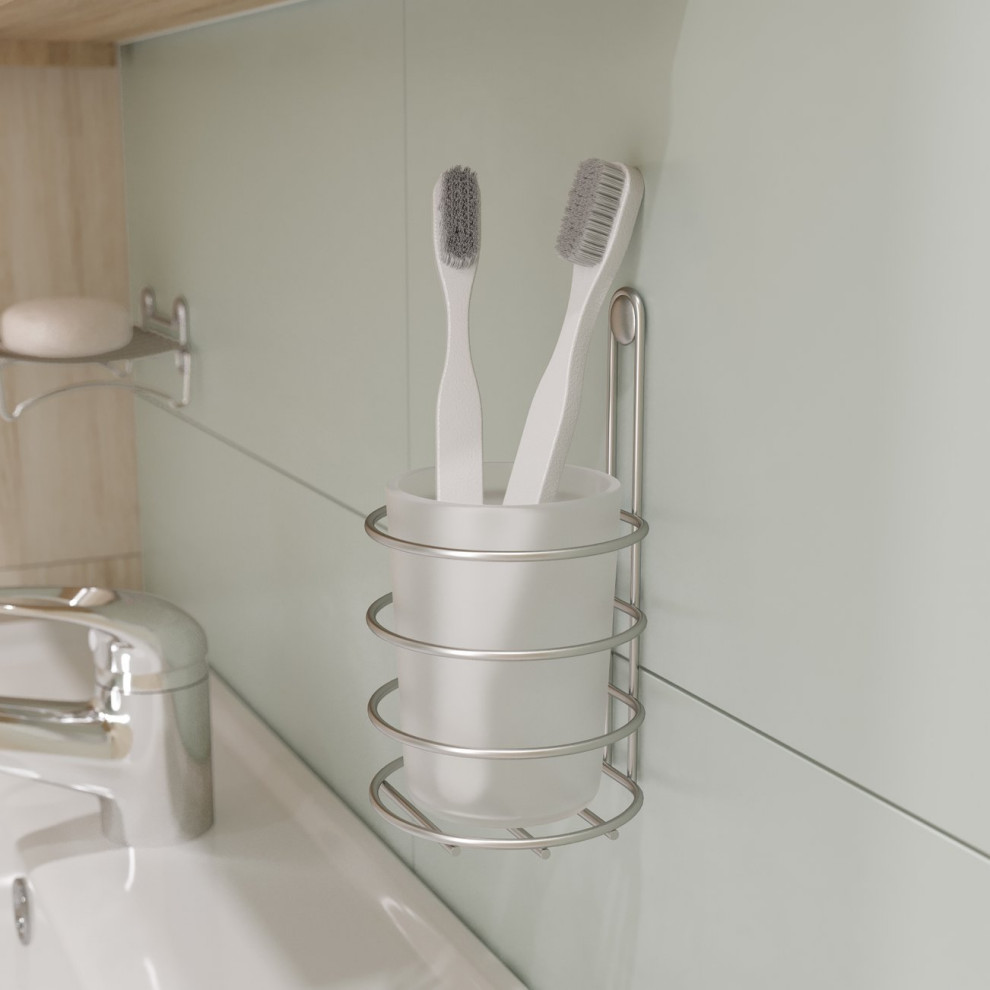 Светлая ванная комната (2,94 кв. м) в современном стиле ; Открывает новую вкладк