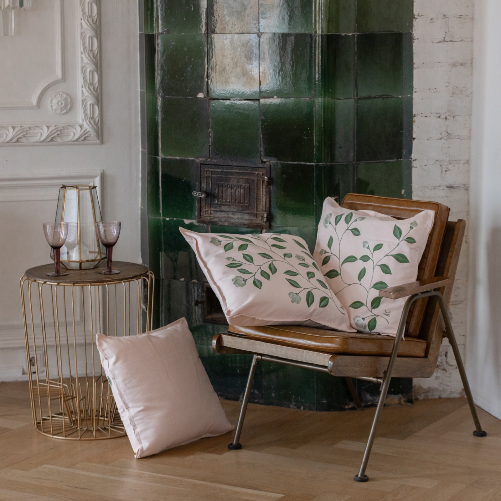 Обложка проекта: «Цветочная». Коллекция скатертей с ручной росписью в стиле шинуазри.