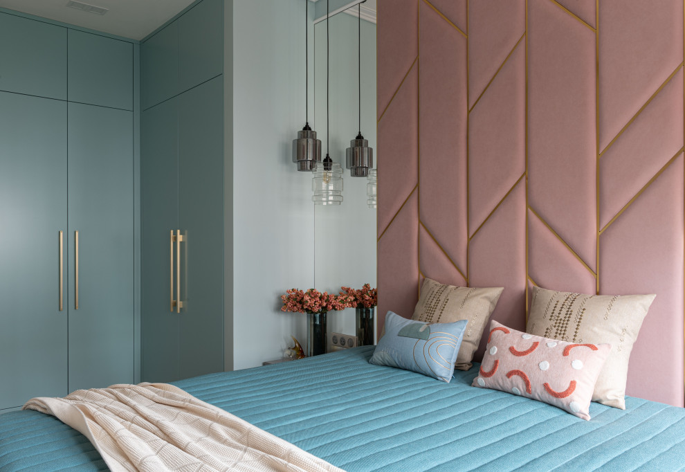 Houzz тур: Цветной интерьер в духе конструктивизма