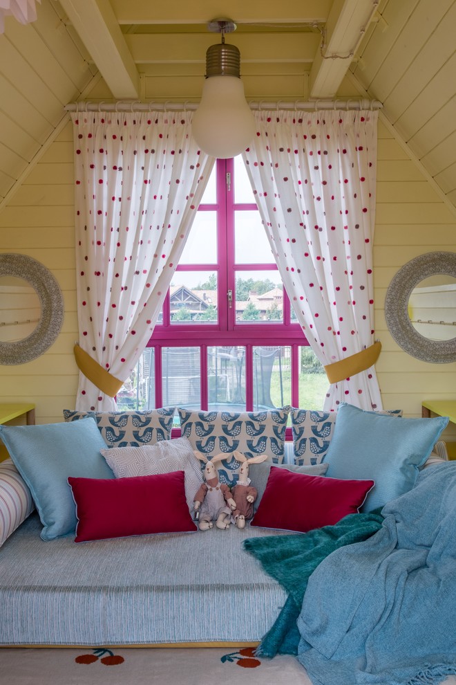 Яркая дача для телеведущей