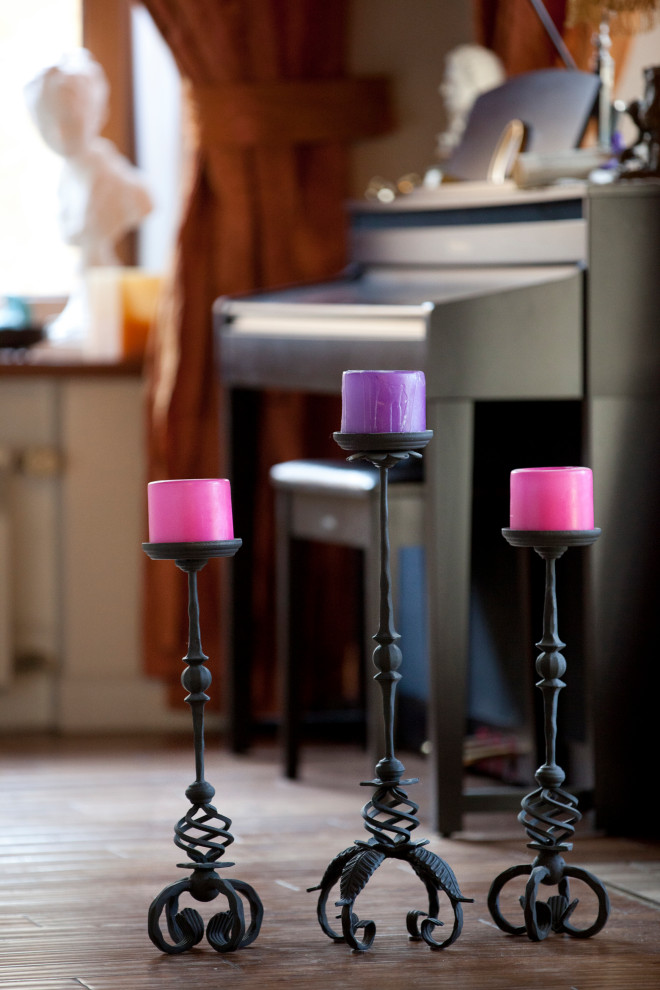 Кованые подсвечники для камина