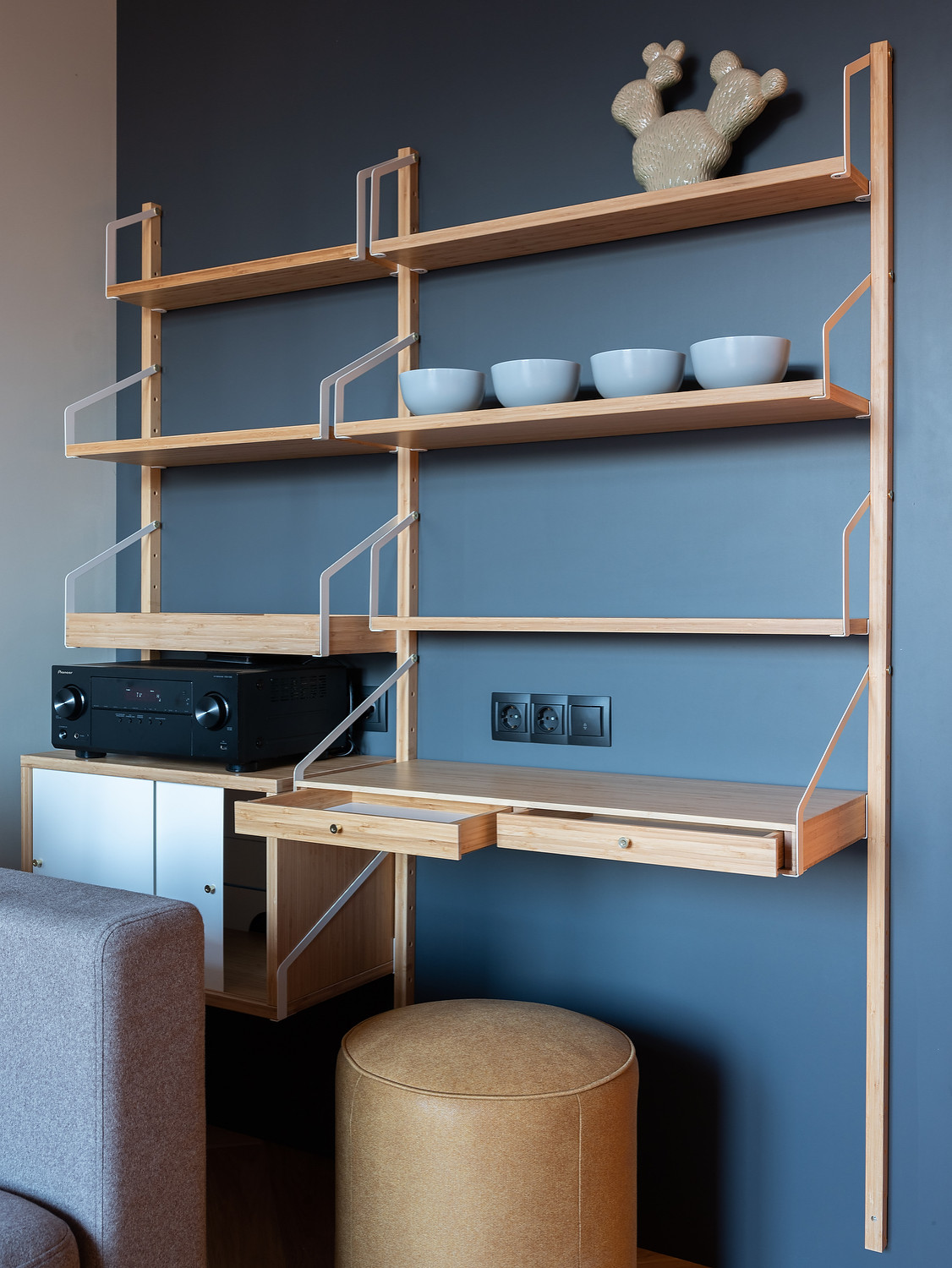 Встроенная вытяжка Konigin Flatbox Black 60 в ТВ проекте.