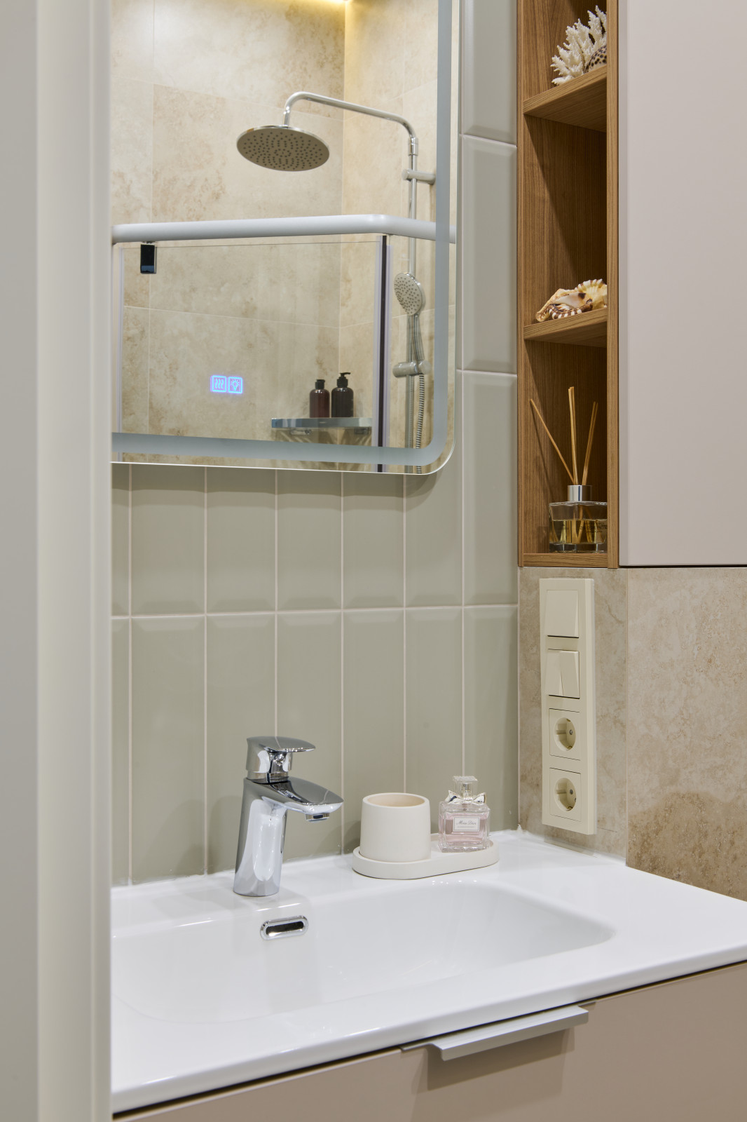 "Элегантность сквозь минимализм: История дизайна в ЖК 'Движение Тушино'"