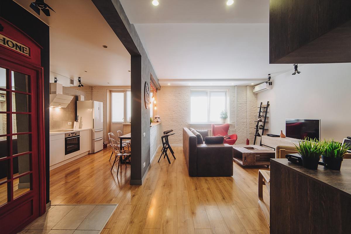 Houzz тур: Яркий лофт для холостяка в Магнитогорске