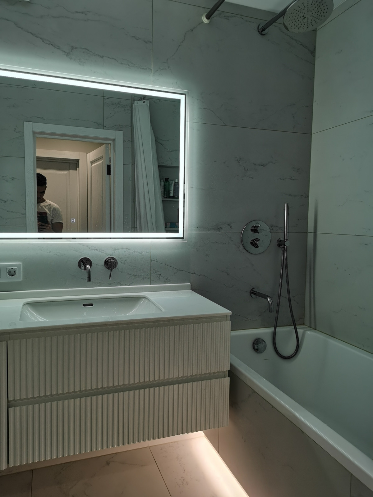 Дизайн интерьера в квартире по ул. Амантая