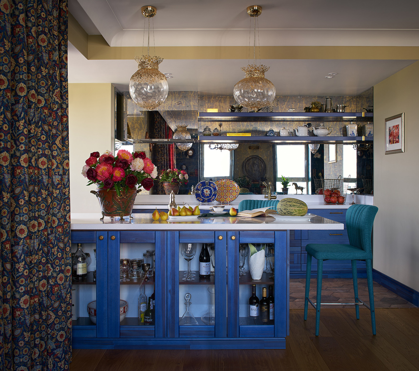 Houzz тур: Очень яркая квартира в Екатеринбурге