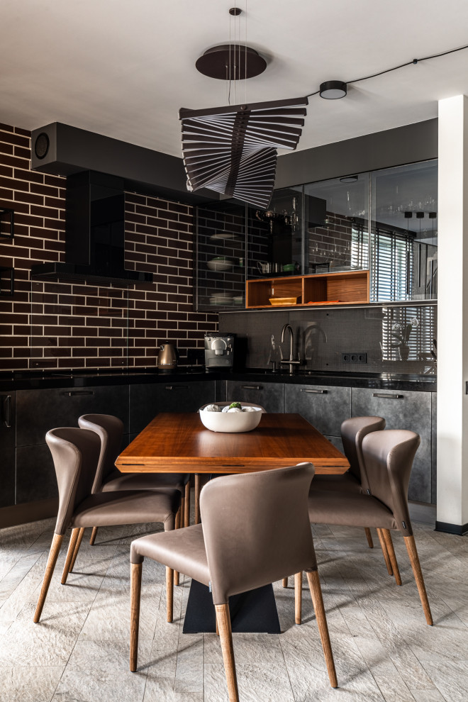 Кухня с фасадами под сталь в реализованном проекте