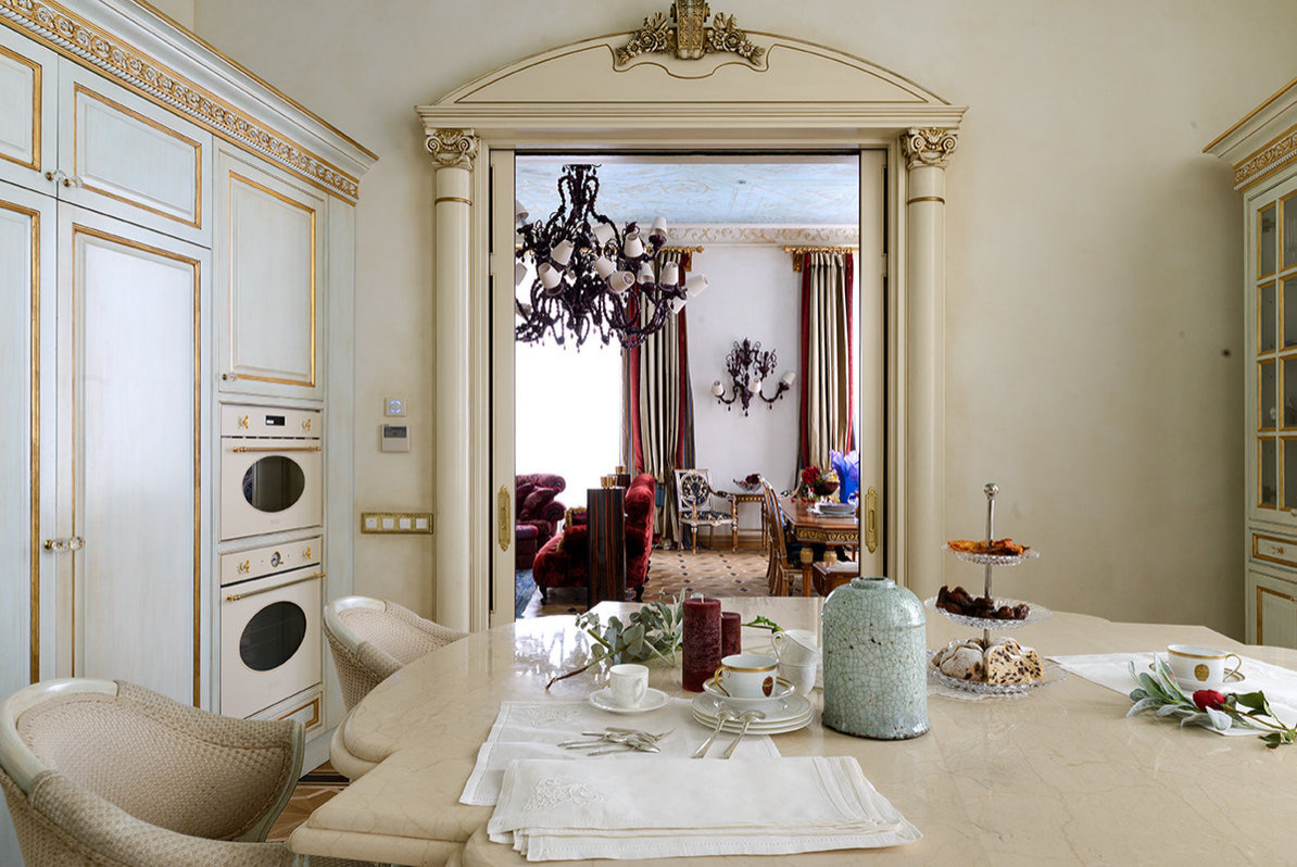 Изысканный классический интерьер дома
