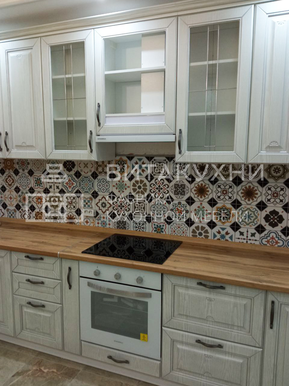 Красивая классическая кухня