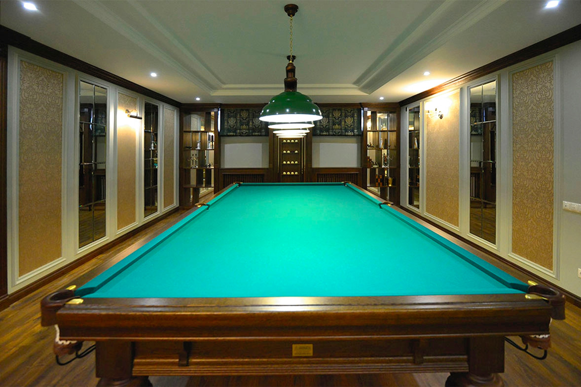 Бильярдная в загородном доме