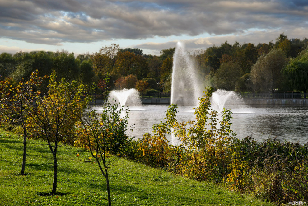Прогулочная зона вдоль р. Яуза на территории ЦПКиО, г. Мытищи