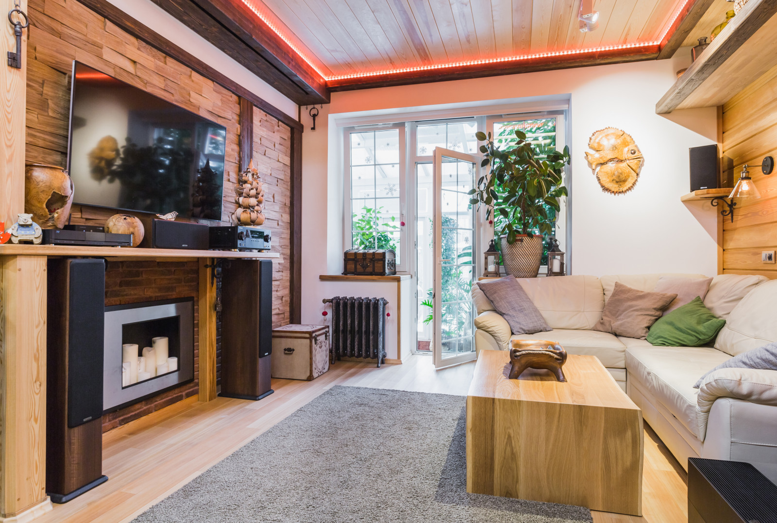 В гостях: Дом-берлога с коллекцией насекомых и детским этажом