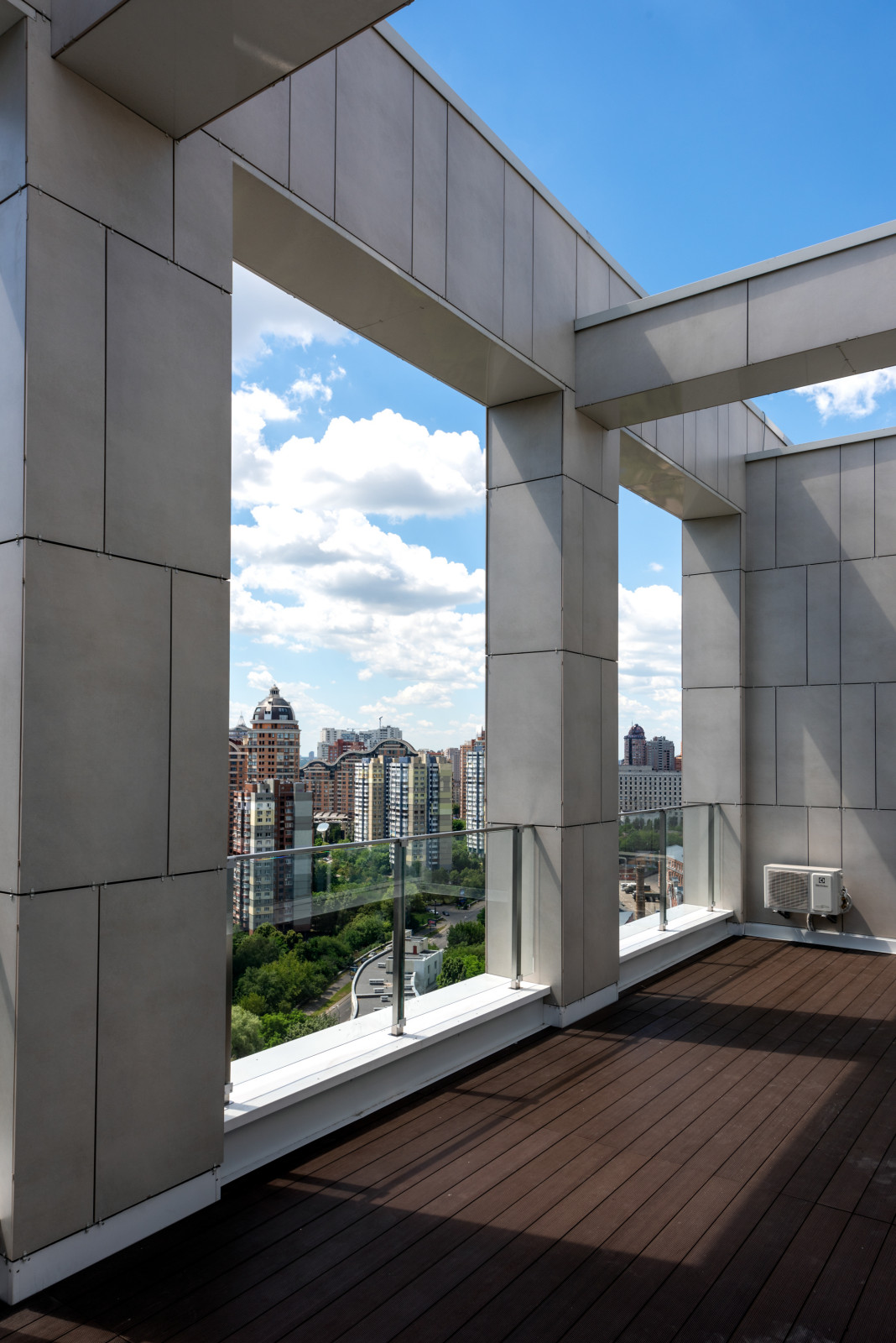 Двухуровневая квартира 130м2 с террасой и панорамным видом