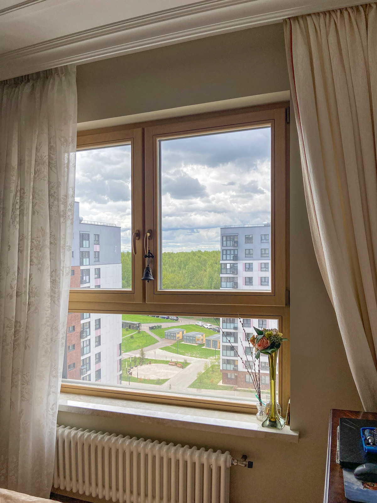 Дерево-алюминиевые окна из дуба в ЖК "Гринада".