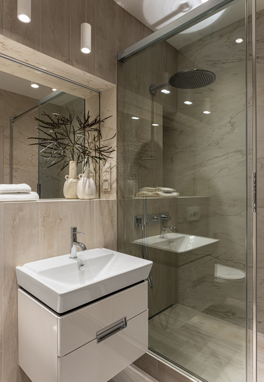 Современный интерьер в ярких цветах