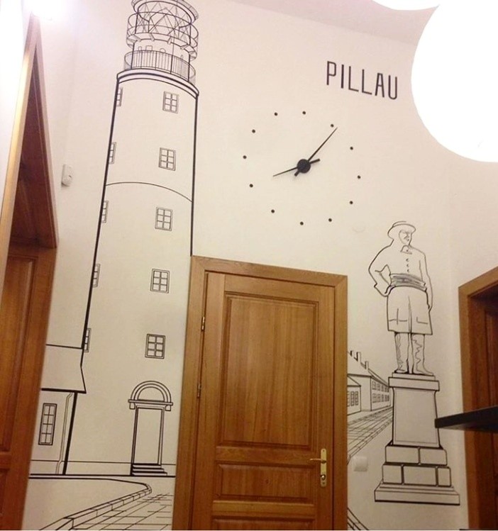 Художественная роспись коридора. Частный дом