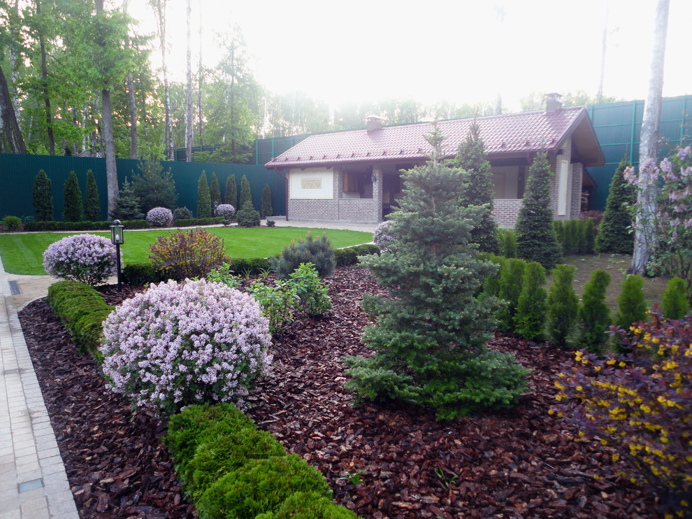 Сад резиденции для большой семьи