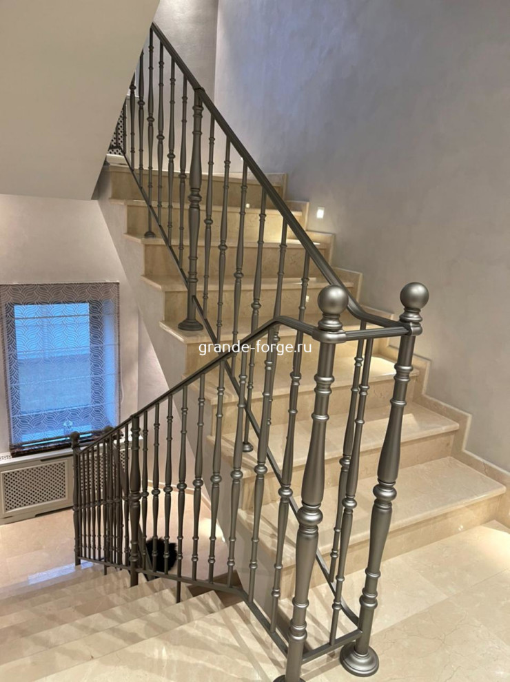 Лестница, стальное ограждение, фабрика Grande forge(Франция), коллекция "Рондо"