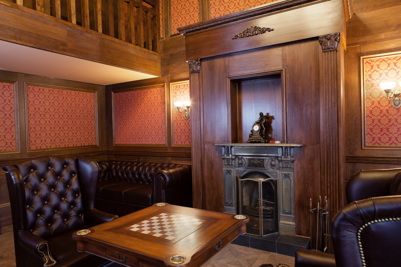 Дизайн каминной в английском стиле. Вид на камин