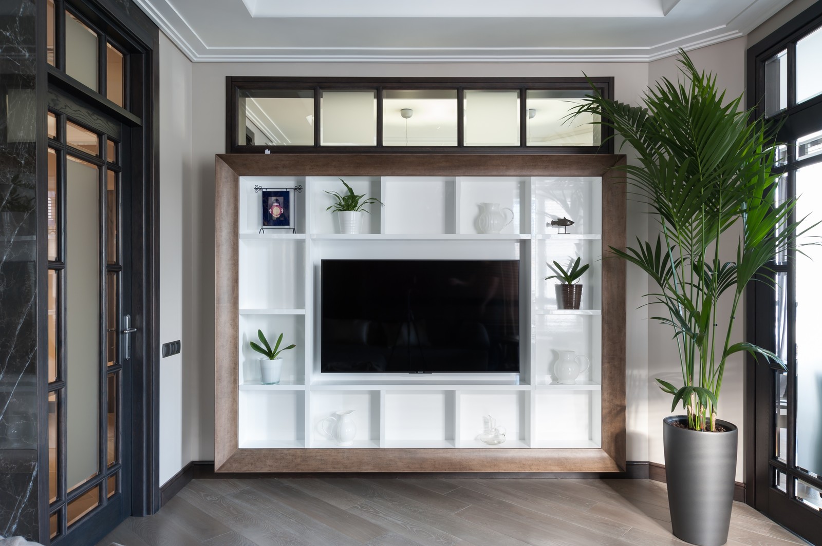 Реализованный проект интерьеров квартиры 159 кв. метров на Суворовском проспекте